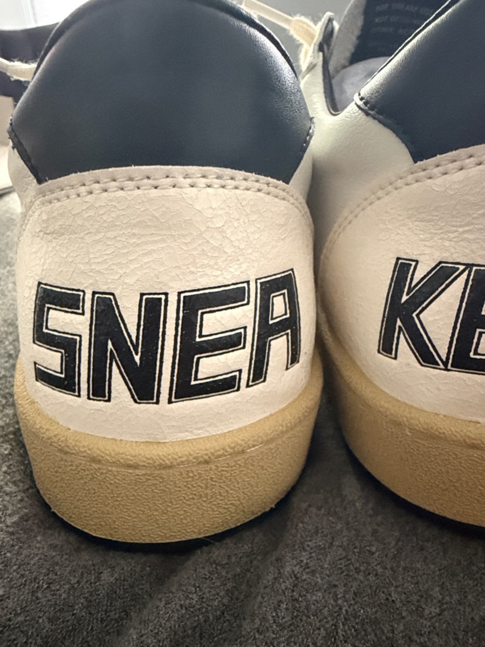 Golden Goose White Leather Sneakers with Black Star - Picture 6 of 9